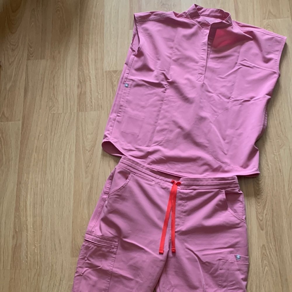 Figs Scrubs. Chalk Pink